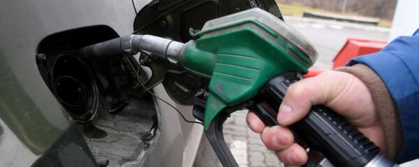 Заправка автомобиля Заправка автомобиля - Sputnik Moldova-România