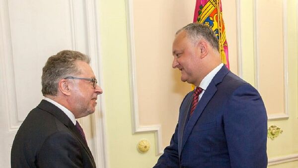 Președintele Igor Dodon și ambasadorul Franței la Chișinău, Pascal Le Deunff - Sputnik Moldova