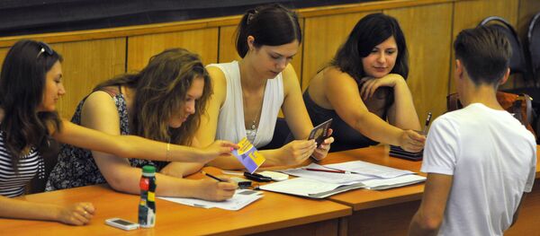 Registry of applicants before their entrance exam Registry of applicants before their entrance exam - Sputnik Moldova-România