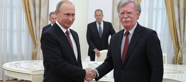 Президент РФ В. Путин встретился с советником президента США по вопросам нацбезопасности Д. Болтоном - Sputnik Moldova