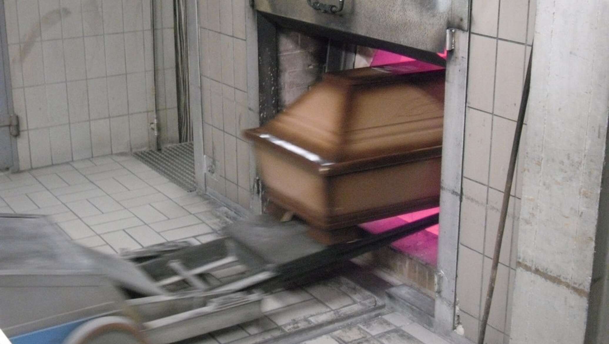 Морг крематория. Крематорий Молдова. Аппарат для кремирования.