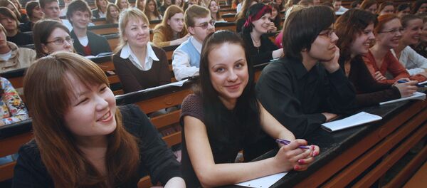 Студенты педагогического государственного университета - Sputnik Молдова