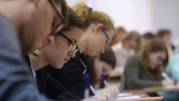 Студенты на экзамене - Sputnik Moldova-România