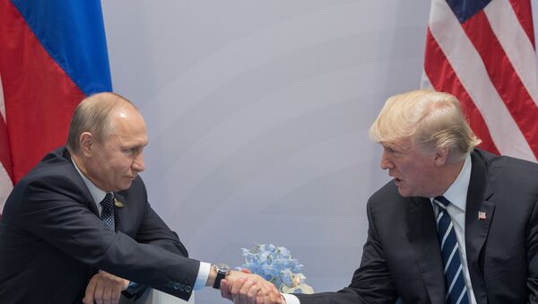 Президент РФ В. Путин и президент США Дональд Трамп, архивное фото - Sputnik Moldova-România
