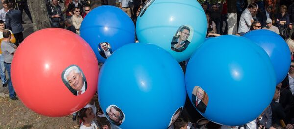 Манифестанты требуют отставки генпрокурора, главы Службы информации и безопасности, руководителей Национального антикоррупционного центра, Высшей судебной палаты, Центризбиркома, Счетной палаты и других государственных ведомств. Манифестанты требуют отставки генпрокурора, главы Службы информации и безопасности, руководителей Национального антикоррупционного центра, Высшей судебной палаты, Центризбиркома, Счетной палаты и других государственных ведомств. - Sputnik Moldova