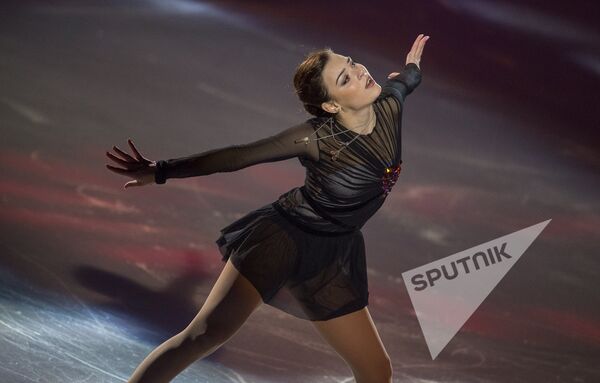 Впервые в Ереване фигуристка Аделина Сотникова, чемпионка Олимпийских игр Сочи-2014. Шоу Короли льда в Ереване, 2016 год - Sputnik Молдова