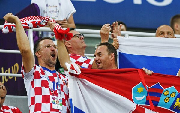 Болельщики сборной Хорватии в матче 1/8 финала чемпионата мира по футболу между сборными Хорватии и Дании. - Sputnik Молдова