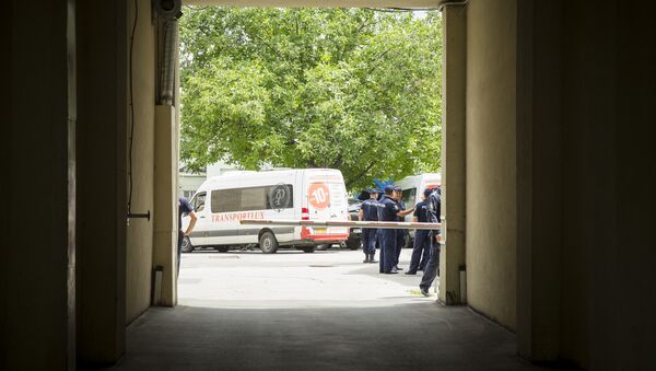 Polițiști în curtea Primăriei Chișinău - Sputnik Moldova