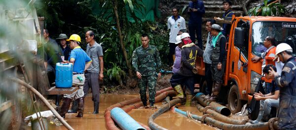 Operațiunea de salvare a jucătorilor unei echipe de fotbal din Thailanda - Sputnik Moldova-România