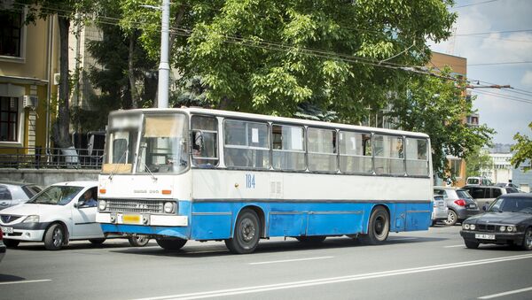 Автобус общественный транспорт - Sputnik Молдова