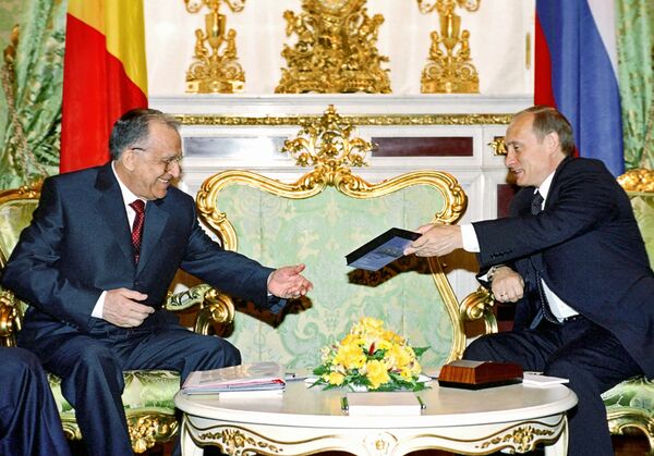 Ion Iliescu și Vladimir Putin Ion Iliescu și Vladimir Putin - Sputnik Moldova-România