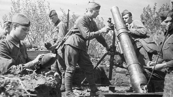 Советские артиллеристы. Курская битва - Sputnik Moldova