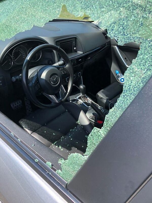 Разбитое стекло машины Разбитое стекло машины - Sputnik Moldova