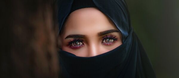 Девушка в хиджабе - Sputnik Молдова