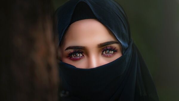 Девушка в хиджабе - Sputnik Молдова