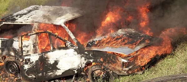 Горящий автомобиль - Sputnik Молдова