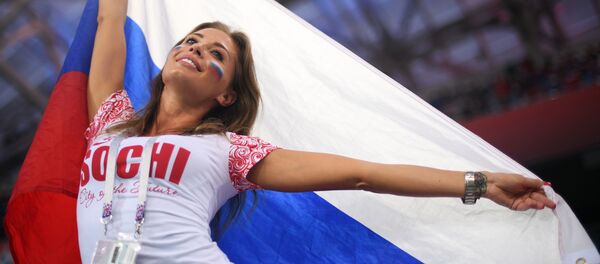 Болельщица сборной России перед матчем 1/4 финала чемпионата мира по футболу между сборными России и Хорватии - Sputnik Молдова