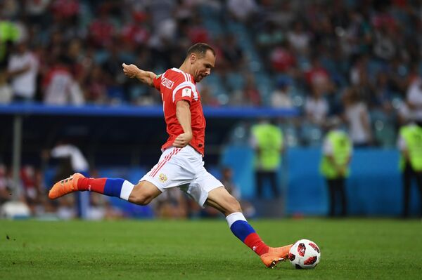 Сергей Игнашевич (Россия) в матче 1/4 финала чемпионата мира по футболу - Sputnik Молдова