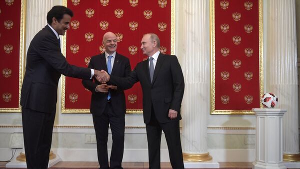 Президент РФ В. Путин принял участие в церемонии передачи Катару полномочий на проведение ЧМ-2022 по футболу - Sputnik Молдова