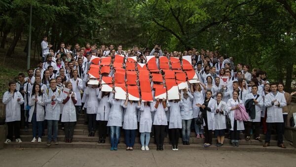 Марш сердца и флэш-моб, посвященный профилактике и лечению сердечных заболеваний, состоялся в Кишиневе во вторник. - Sputnik Молдова