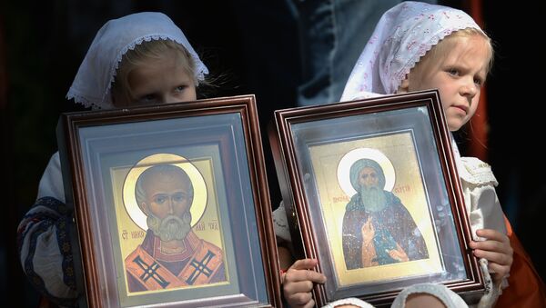 Copii, la evenimentele dedicate împlinirii a 700 de ani de la nașterea Sf. Serghie de Radonej - Sputnik Moldova