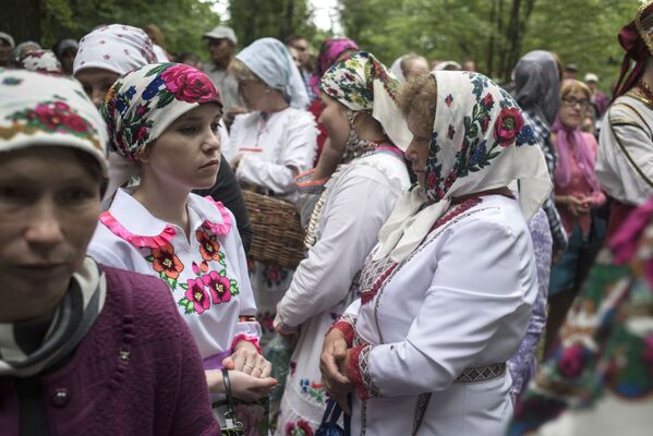 Locuitorii satului Shorun'zha în port popular la sărbătoarea Syarem - Sputnik Moldova-România