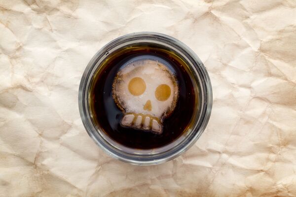 Напиток со льдом в форме черепа - Sputnik Молдова