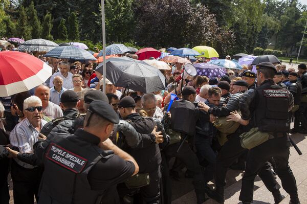 Акция протеста перед Парламентом Республики Молдова  - Sputnik Молдова