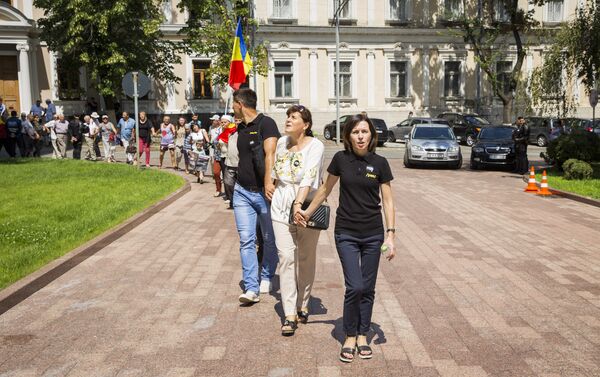 Акция протеста перед Парламентом Республики Молдова - Sputnik Молдова
