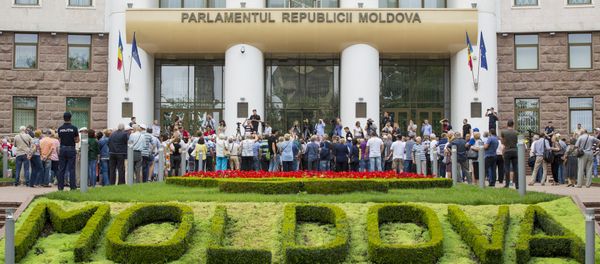 Акция протеста перед Парламентом Республики Молдова Акция протеста перед Парламентом Республики Молдова - Sputnik Молдова