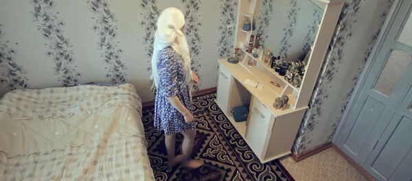 Видео Кыргызстанец проверил жену на верность набрало 25 млн просмотров - Sputnik Молдова