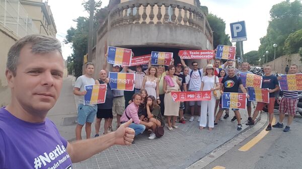 Mesaj trivial pe Tricolor Mesaj trivial pe Tricolor - Sputnik Moldova-România