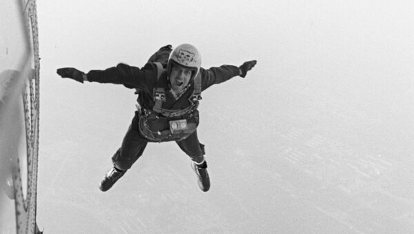 Un parașutist, anul 1966 - Sputnik Moldova