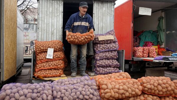 Cartofi, cu... ridicata - Sputnik Moldova