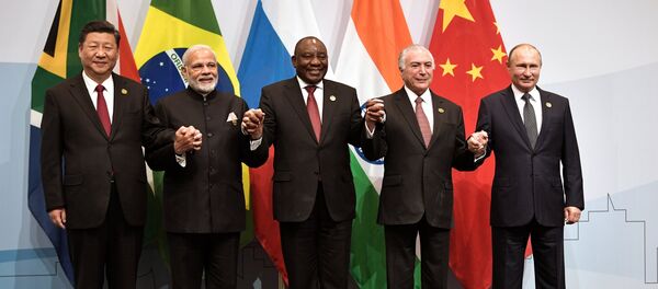 Президент РФ В. Путин на Десятом саммите БРИКС  в ЮАР - Sputnik Moldova-România