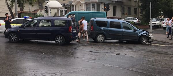 ДТП на ул. И. Крянгэ ДТП на ул. И. Крянгэ - Sputnik Молдова