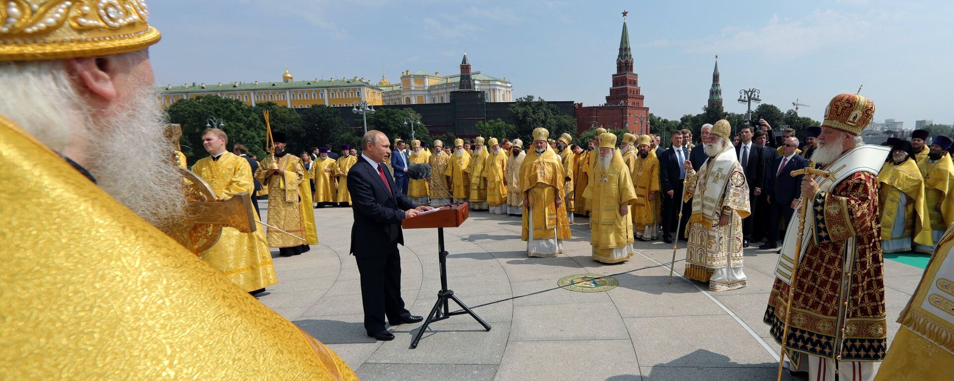 Putin la ceremonia prilejuită de mplinirea a 1030 de ani de la creștinarea Rusiei - Sputnik Moldova-România, 1920, 28.07.2018