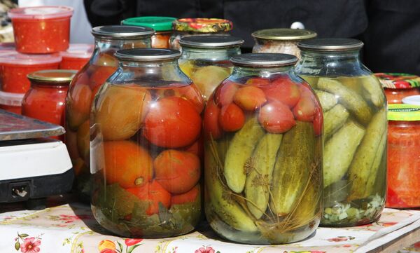 Как правильно избавиться от похмелья: полезный совет от повара - Sputnik Молдова