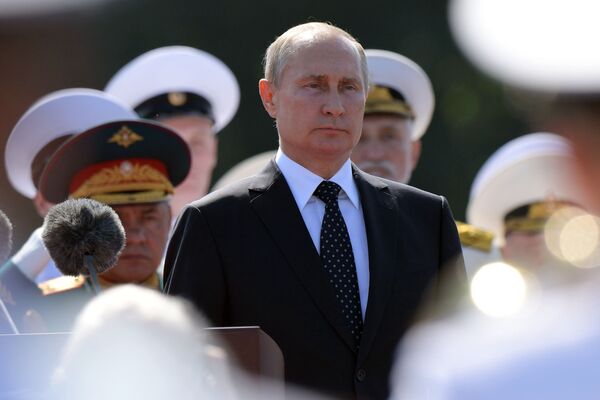 Президент РФ Владимир Путин на праздновании Дня ВМФ России в Санкт-Петербурге - Sputnik Молдова