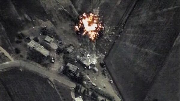 Авиация РФ нанесла точечные удары по позициям ИГ в Сирии - Sputnik Молдова