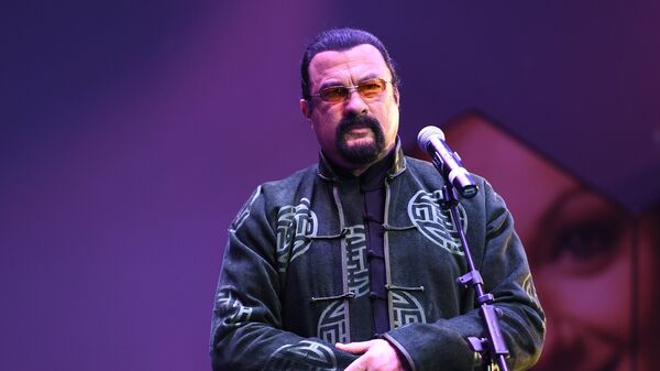 Стивен Сигал - Sputnik Moldova