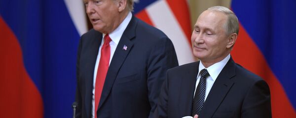 Donald Trump et Vladimir Poutine à Helsinki - Sputnik Moldova-România