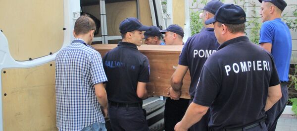 Тела погибших молдаван ДТПКалугой доставили на Родину - Sputnik Молдова
