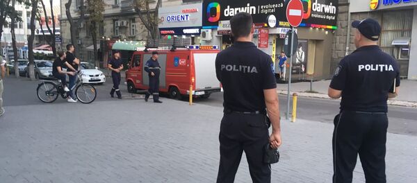 Polițiști și salvatori in centrul Capitalei - Sputnik Moldova