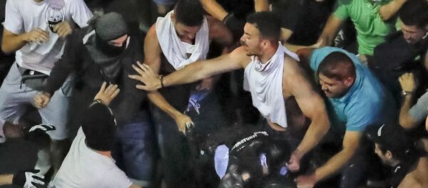 Violențe la protestul din 10 august 2018 de la București - Sputnik Moldova-România