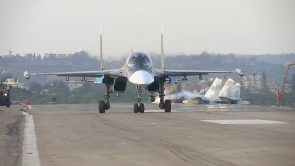 Операция в Сирии: Су-24 на авиабазе и заявление представителя ВКС РФ - Sputnik Moldova