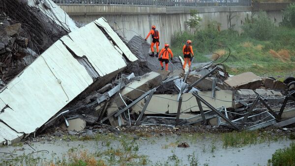 Un pod s-a prăbușit pe autostrada A10, din Nordul Italiei, în orașul Genova - Sputnik Moldova-România