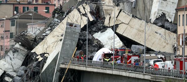 Обрушение моста в Генуе - Sputnik Молдова
