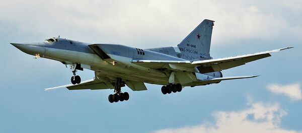 Un bombardier lance-missiles Tu-22M3 - Sputnik Moldova-România