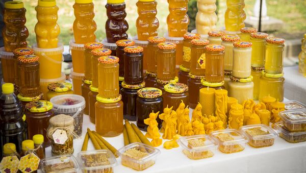 Ярмарка мёда, архивное фото. - Sputnik Молдова